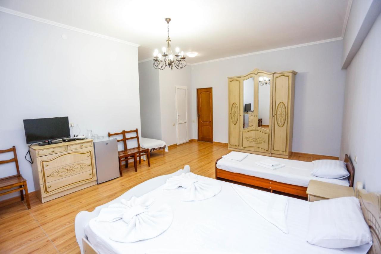 Hotel Sabina Гагра Екстериор снимка