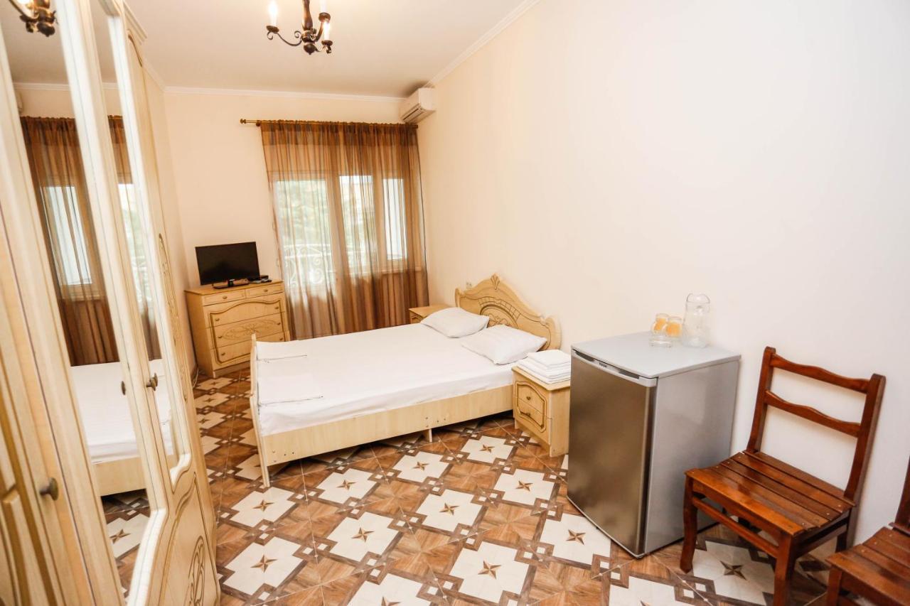 Hotel Sabina Гагра Екстериор снимка