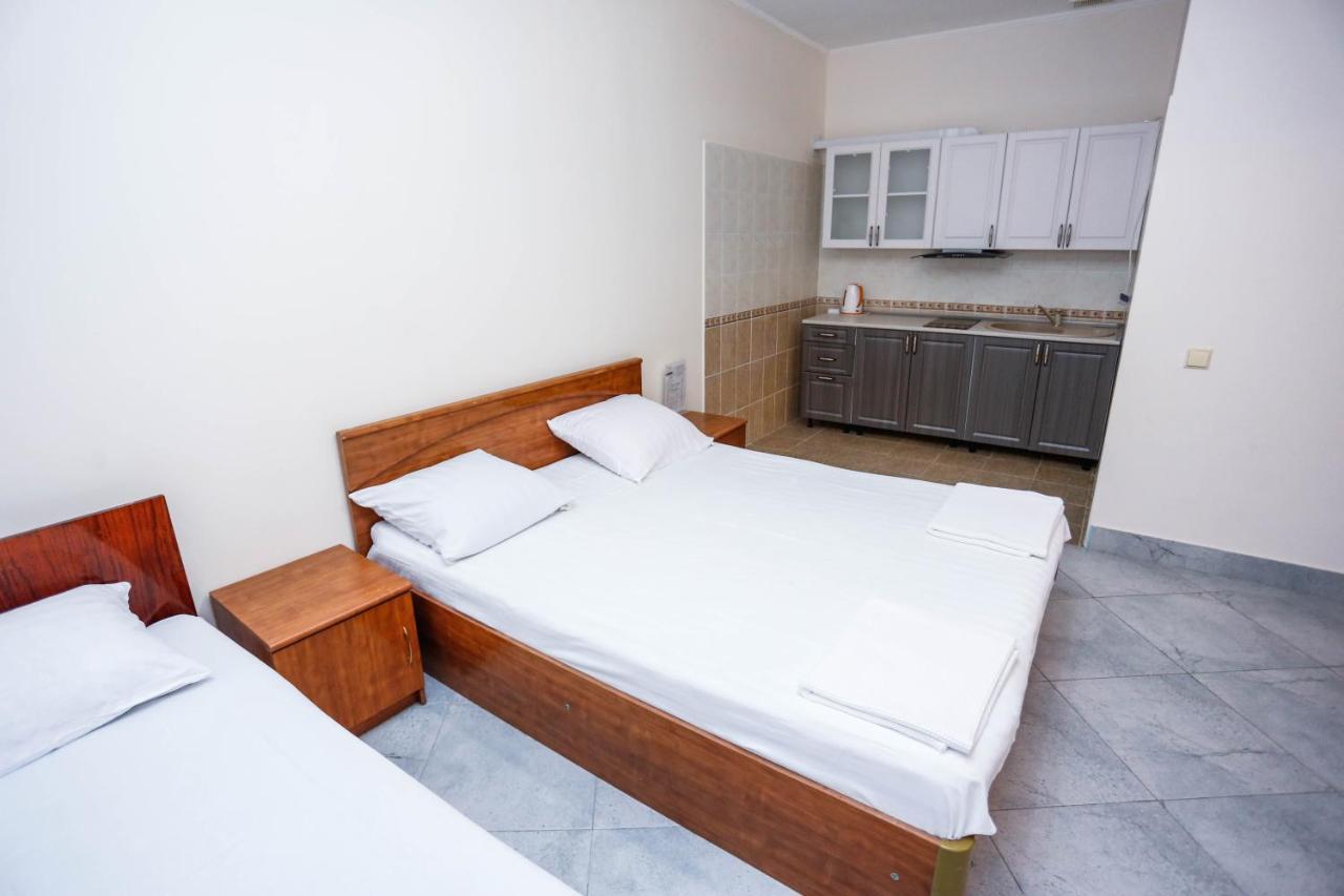 Hotel Sabina Гагра Екстериор снимка