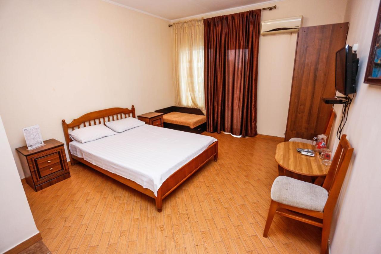 Hotel Sabina Гагра Екстериор снимка