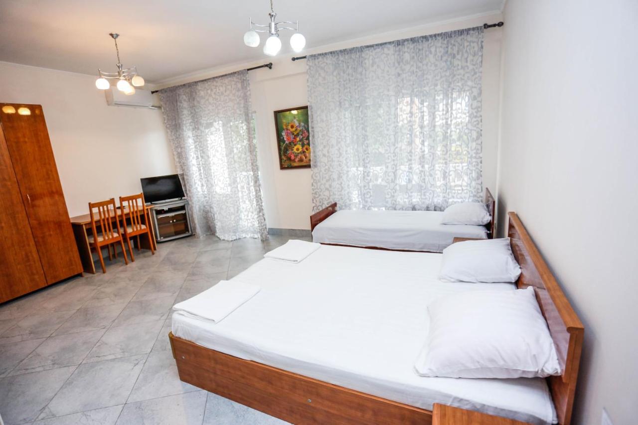 Hotel Sabina Гагра Екстериор снимка