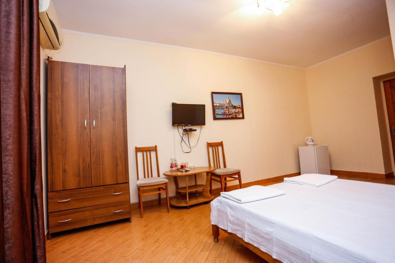 Hotel Sabina Гагра Екстериор снимка