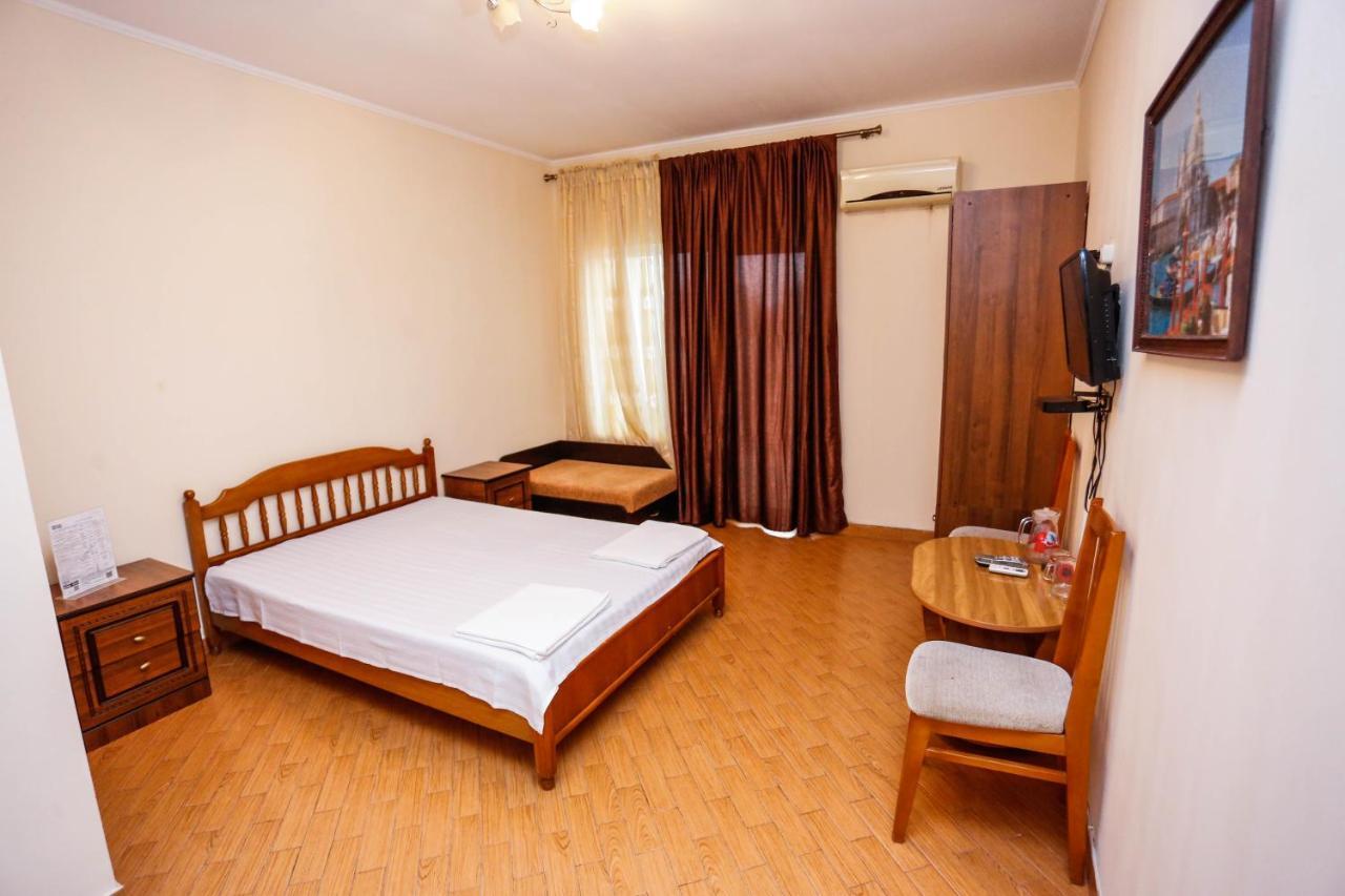 Hotel Sabina Гагра Екстериор снимка