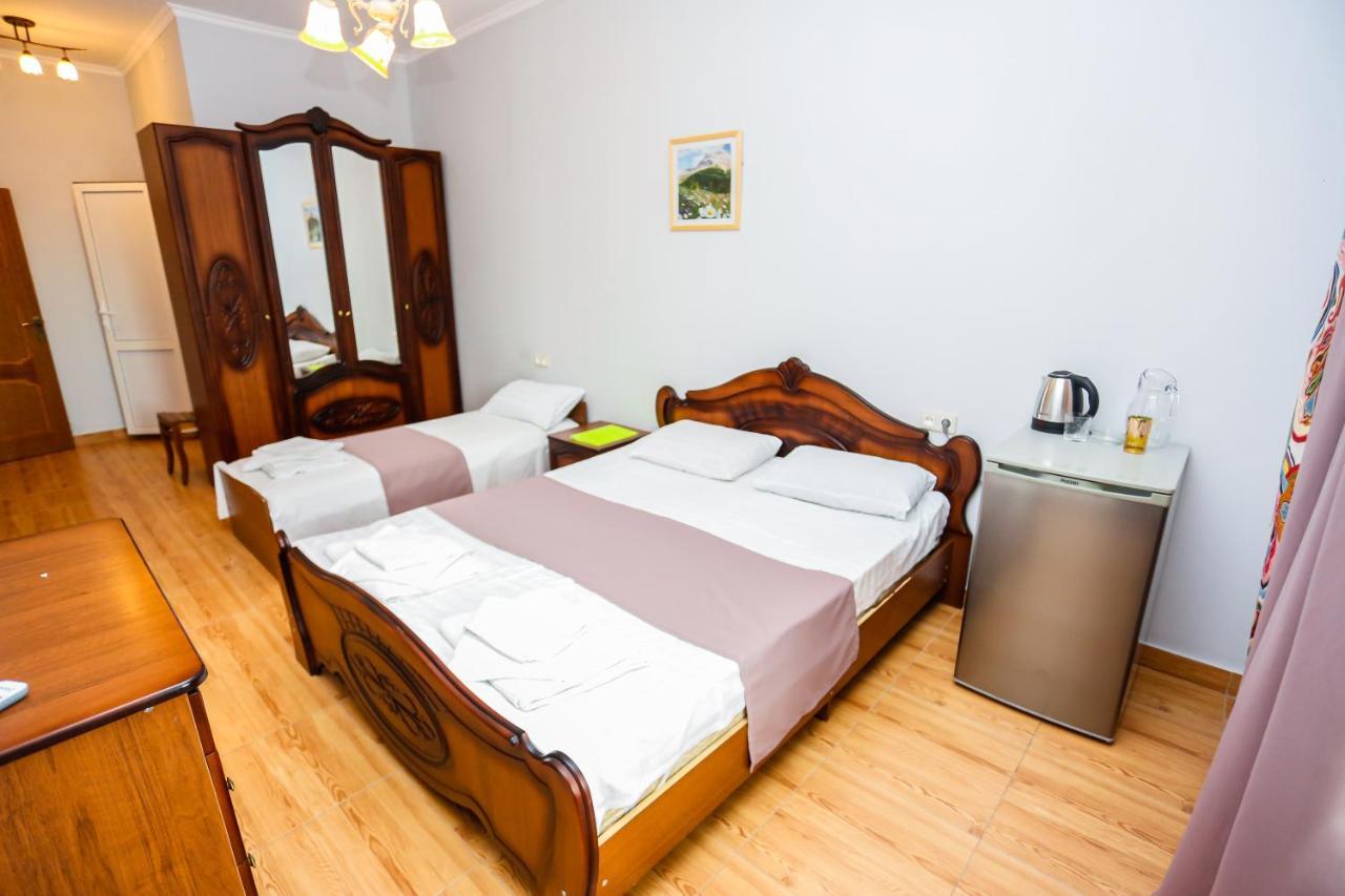 Hotel Sabina Гагра Екстериор снимка
