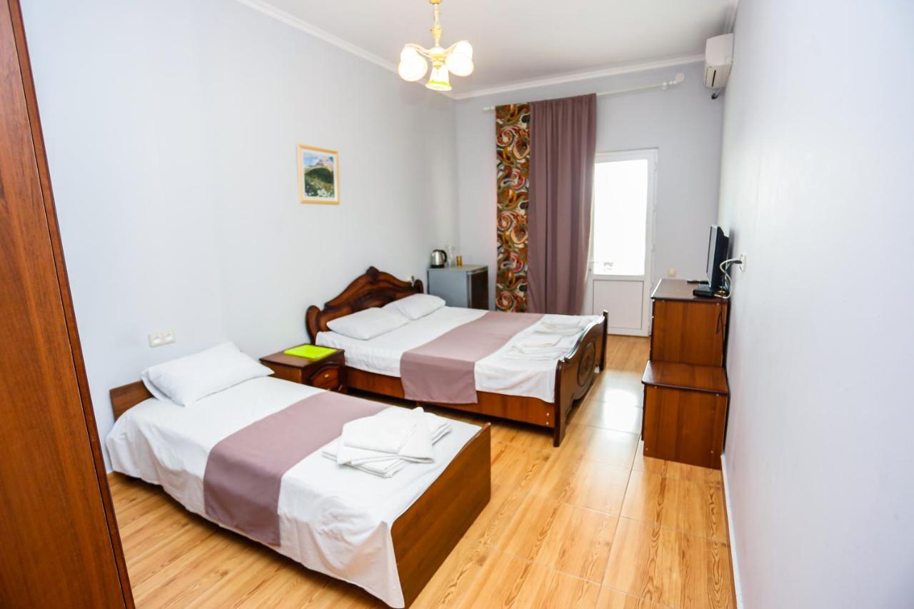 Hotel Sabina Гагра Екстериор снимка