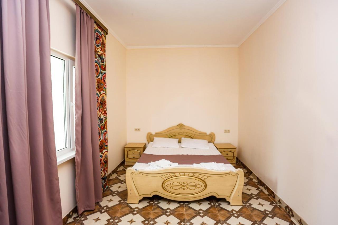 Hotel Sabina Гагра Екстериор снимка