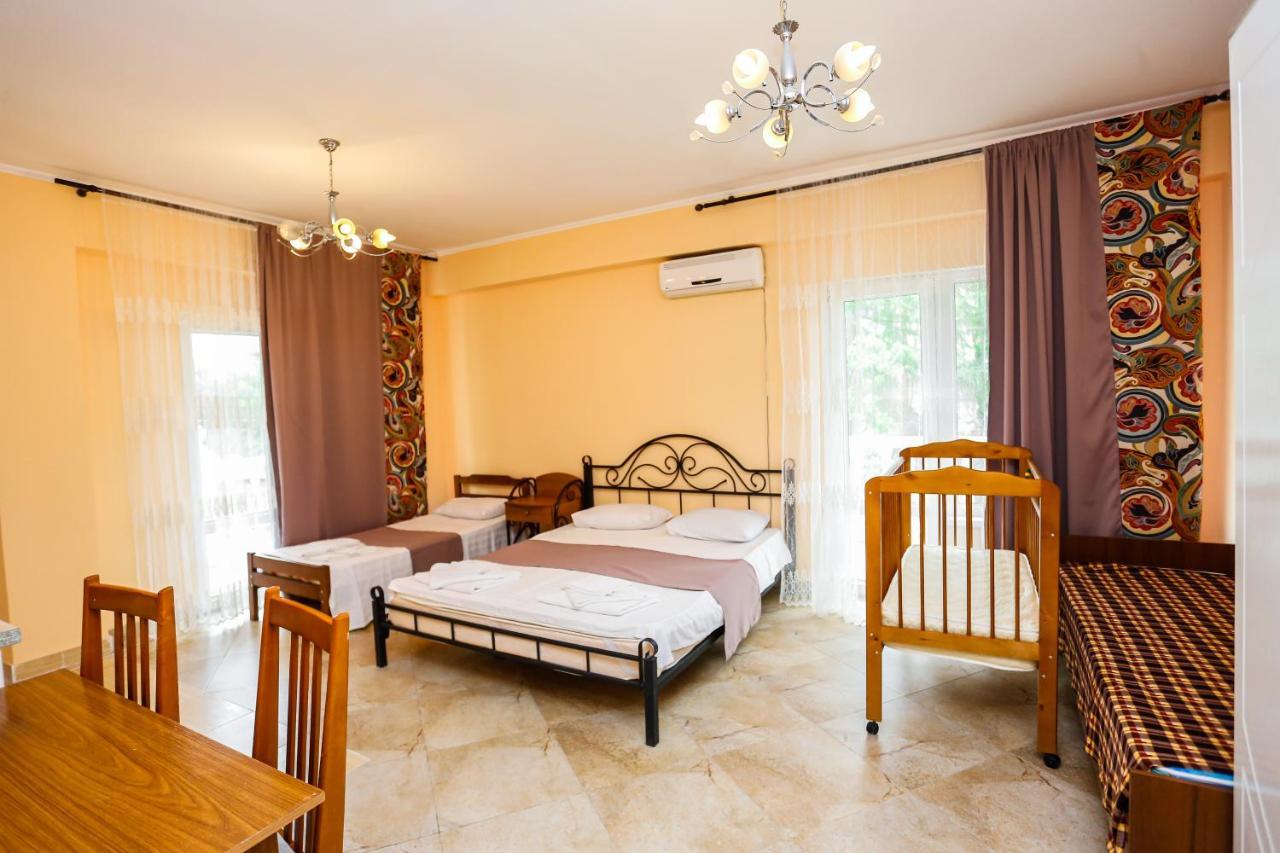 Hotel Sabina Гагра Екстериор снимка