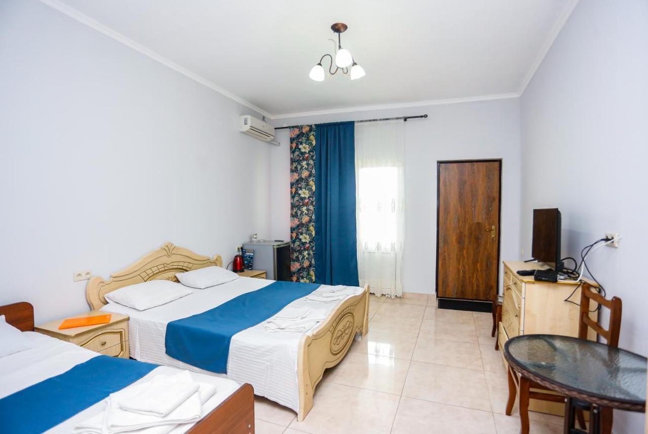 Hotel Sabina Гагра Екстериор снимка