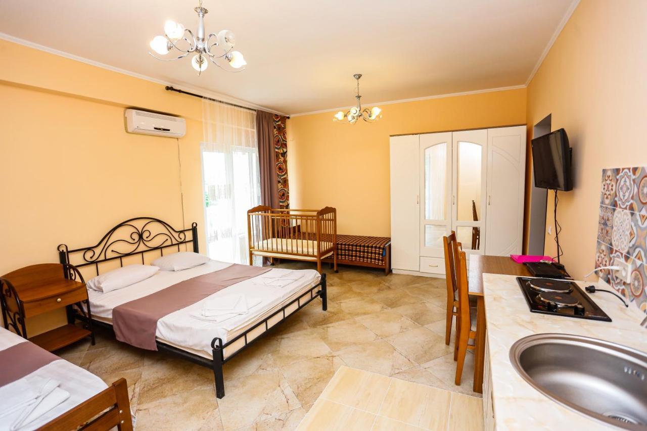 Hotel Sabina Гагра Екстериор снимка