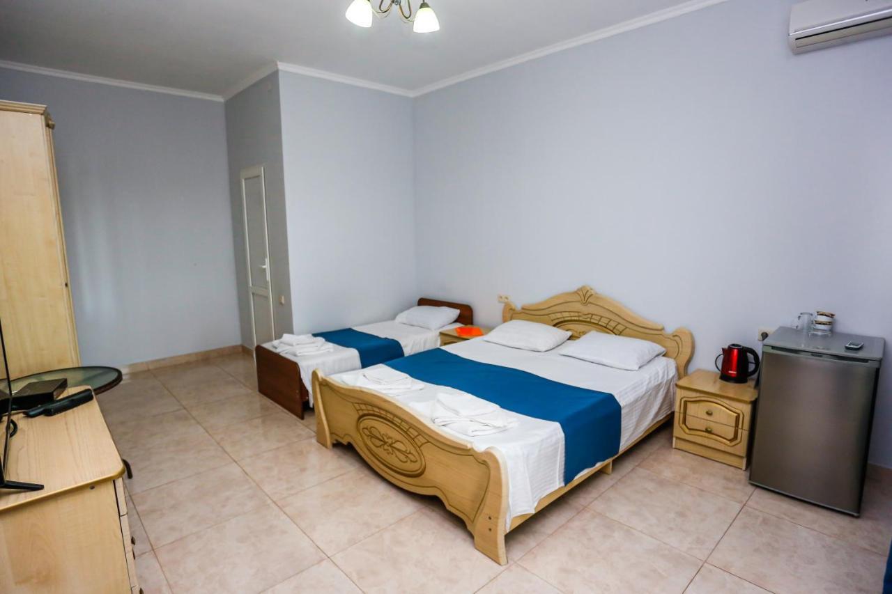 Hotel Sabina Гагра Екстериор снимка
