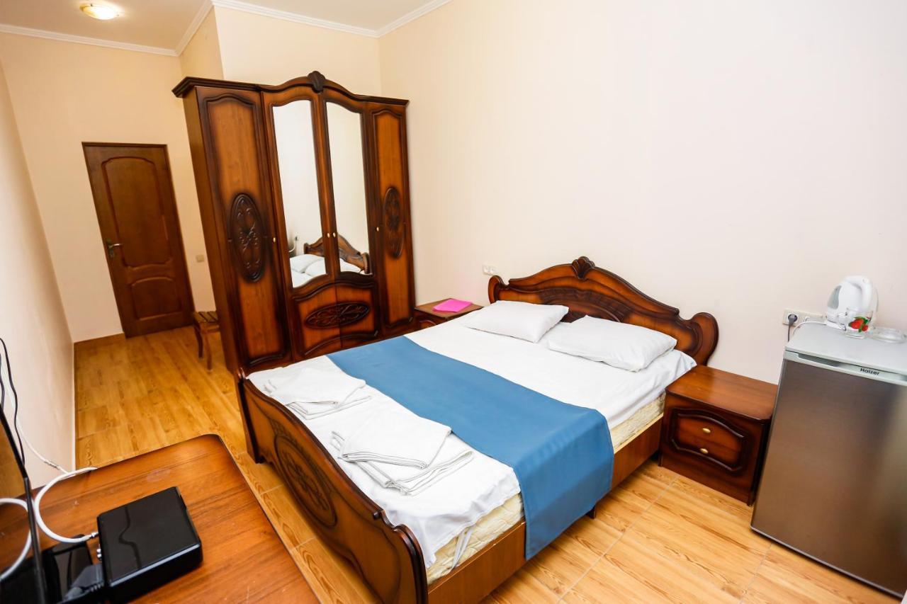 Hotel Sabina Гагра Екстериор снимка
